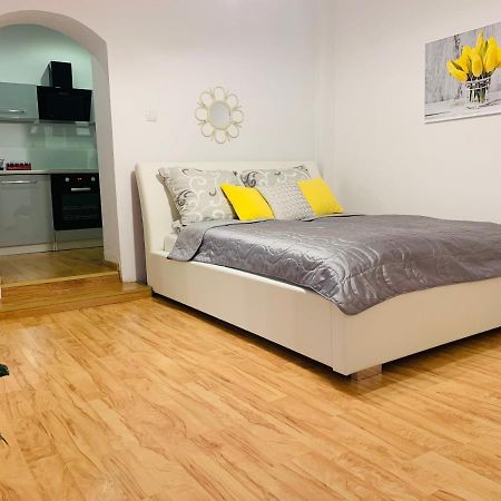 Apartament Rodzinny Z Ogrodem Cieszyn  Dış mekan fotoğraf
