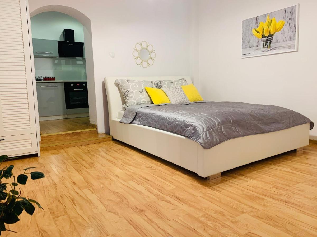 Apartament Rodzinny Z Ogrodem Cieszyn  Dış mekan fotoğraf