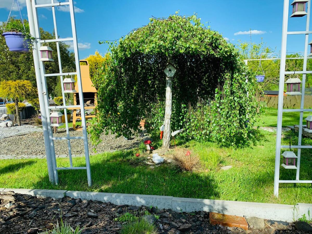 Apartament Rodzinny Z Ogrodem Cieszyn  Dış mekan fotoğraf