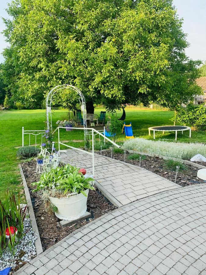 Apartament Rodzinny Z Ogrodem Cieszyn  Dış mekan fotoğraf